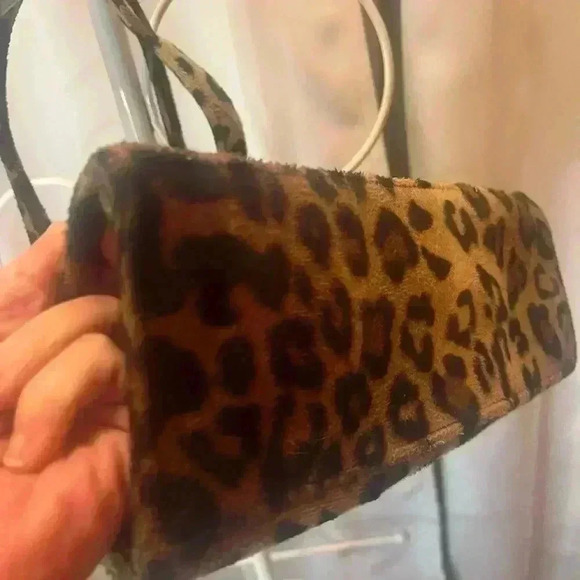 Mondani Handbag Leopard Print - Picture 3 of 10